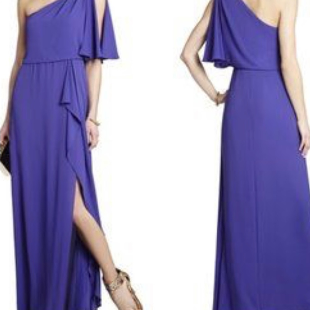 BCBGMAXAZRIA Kendal One Shoulder Evening dress. Color: Purple. Size: 0